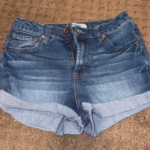 Lowrise Refuge shorts